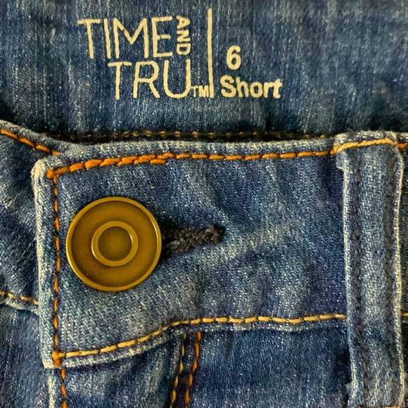 Time & Tru short blue Jean bottoms s true medium wash denim summer fringe sz 6 - Picture 5 of 15